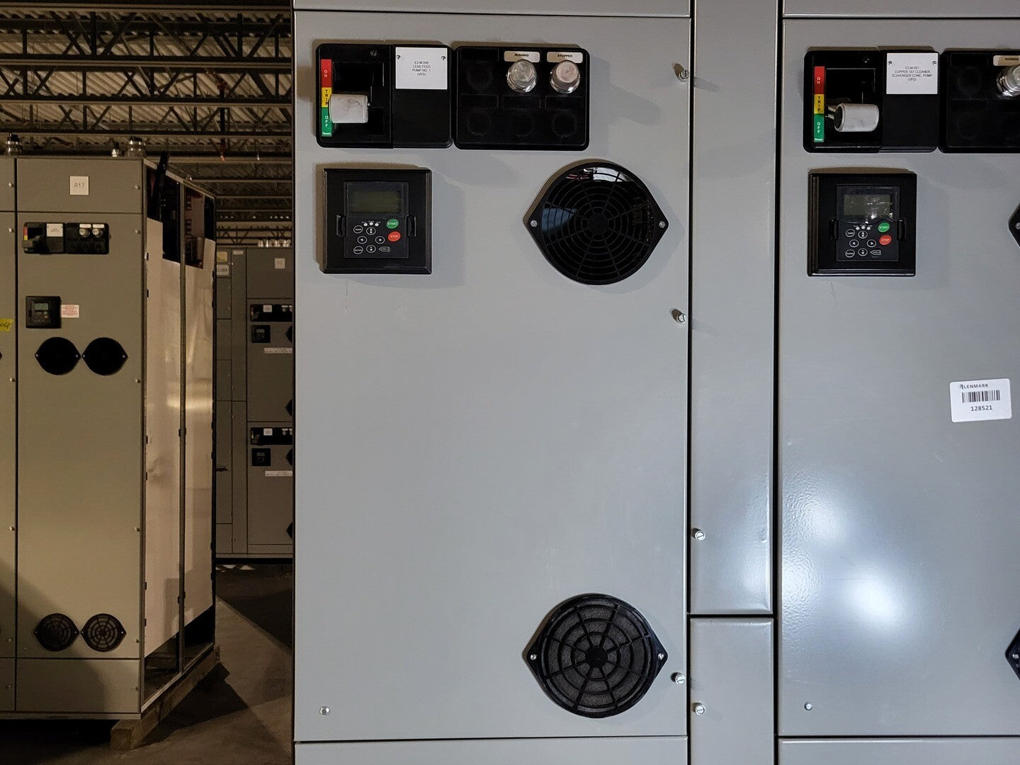 30 HP Eaton, SVX025A1-5A4N1, variable frequency drive, 600 Volts, 34 amps, like new - Image 1