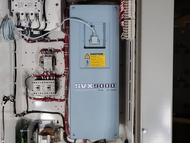 10 HP Eaton, SVX005A1-5A4N1, variable frequency drive, 600 Volts, 10 amps, like new - Image 3