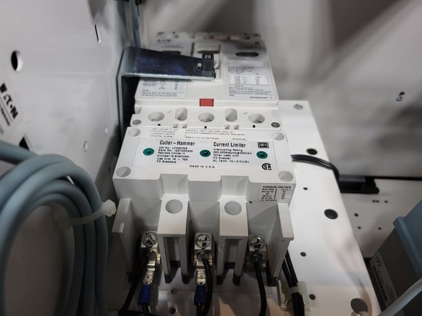 10 HP Eaton, SVX005A1-5A4N1, variable frequency drive, 600 Volts, 10 amps, like new - Image 9
