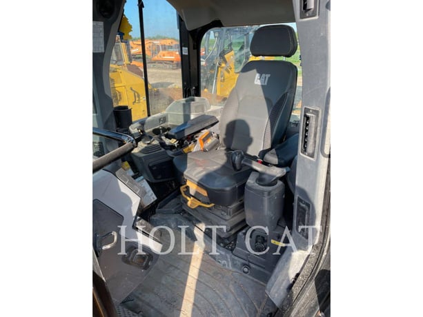 Caterpillar D5 LGP, Crawler Dozer, 14 hours, S/N: RG901565, 2023 - Image 8