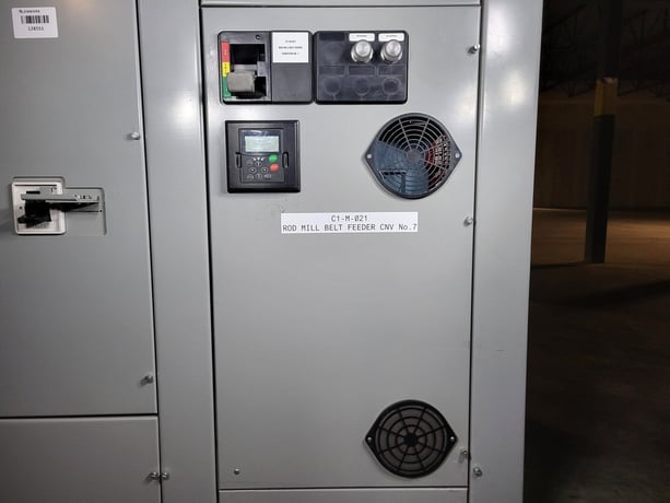 20 HP Eaton Cutler-Hammer, SVX00031V018, variable frequency drive, 600 Volts, 40 amps, like new - Image 1