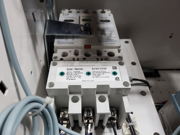 5 HP Eaton Cutler-Hammer, SVX004A1-5A4N1, variable frequency drive, 600 Volts, 15 amps, like new - Image 9