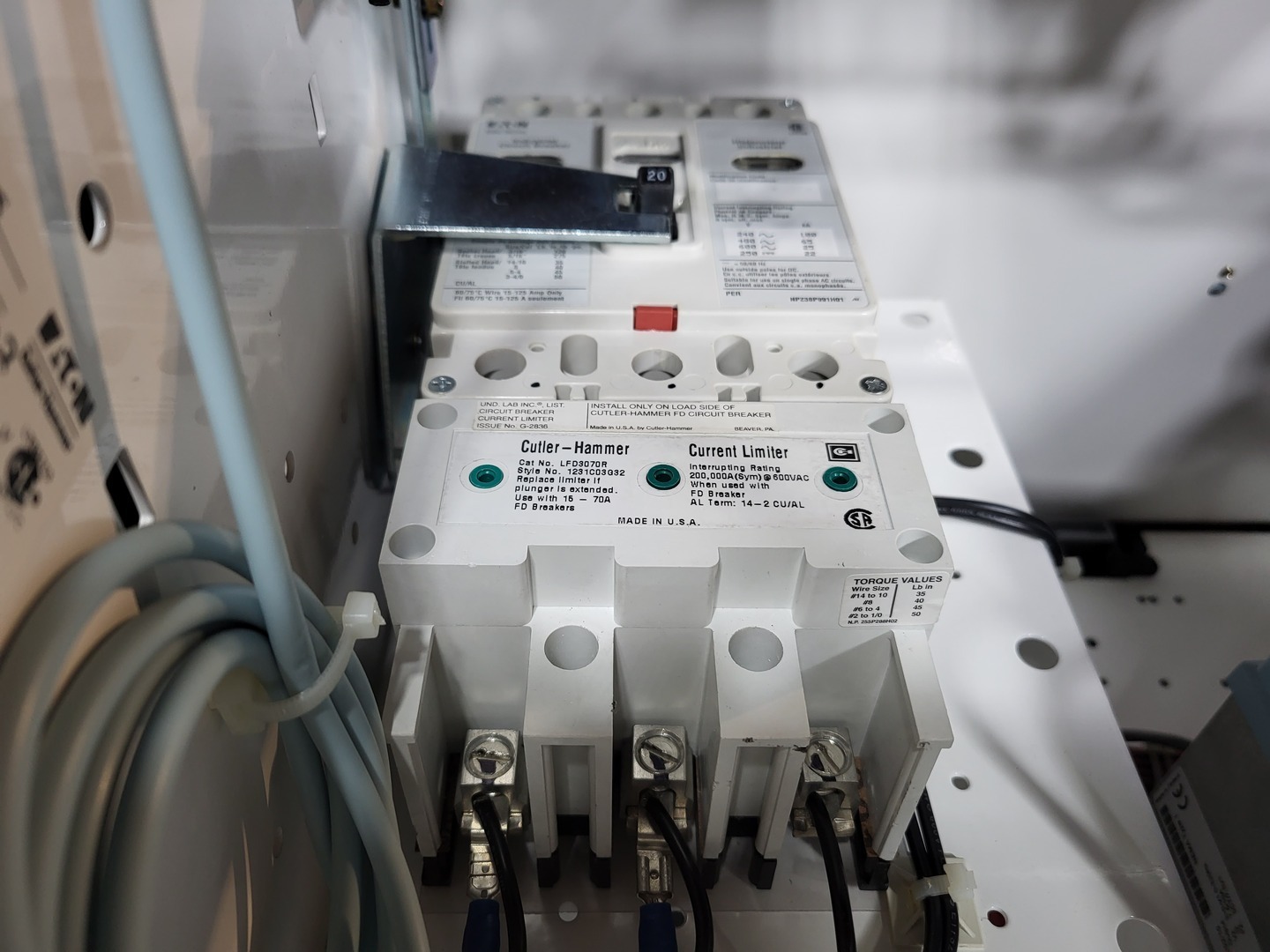 7.5 HP Eaton, SVX005A1-5A4N1, variable frequency drive, 600 Volts, 10 amps, like new - Image 10