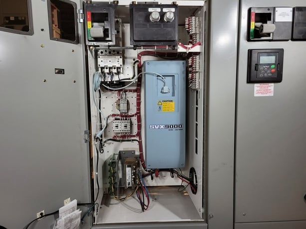 10 HP Eaton, SVX007A1-5A4N1, variable frequency drive, 600 Volts, 13.5 amps, like new - Image 4