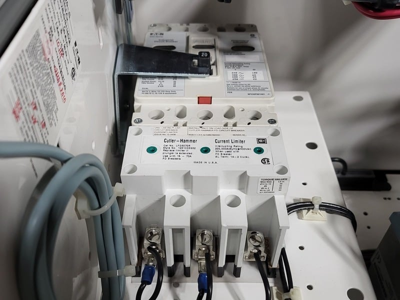 10 HP Eaton, SVX007A1-5A4N1, variable frequency drive, 600 Volts, 10 amps, like new - Image 10