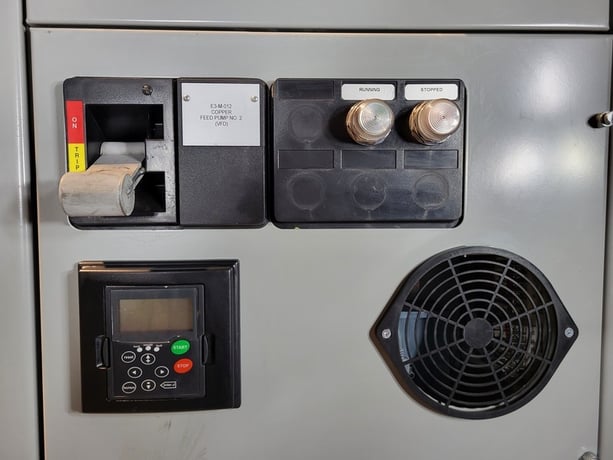 20 HP Eaton, SVX025A1-5A4N1, variable frequency drive, 600 Volts, 34 amps, like new - Image 2