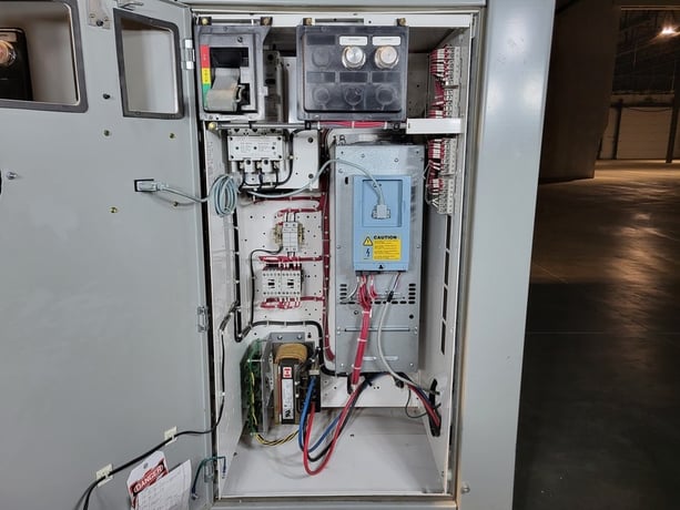 20 HP Eaton, SVX025A1-5A4N1, variable frequency drive, 600 Volts, 34 amps, like new - Image 4