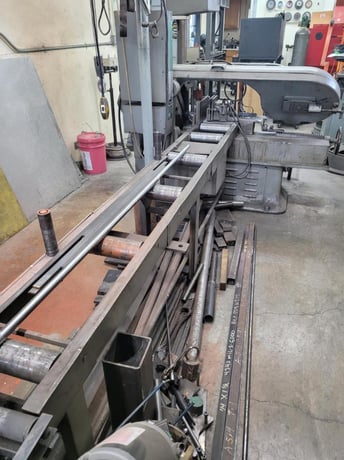 12" x 16" Wellsaw, heavy duty horizontal bandsaw, 13' 6" x 1" x .035" blade, 60-300 FPM, 12" x 12" conveyor - Image 5