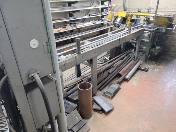 12" x 16" Wellsaw, heavy duty horizontal bandsaw, 13' 6" x 1" x .035" blade, 60-300 FPM, 12" x 12" conveyor - Image 6