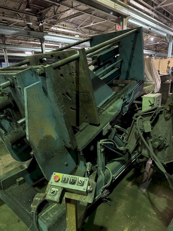 Stahl, permenant molding machine with 36" x 46" platen, hydraulic system and controls - Image 3