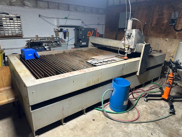 Multicam #V-Series, Waterjet, 5' x 10' table, 120" X, 60" Y, 3.5" Z, 30 HP, low hours, 2013 - Image 4