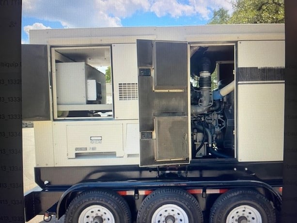 320 KW Multiquip, Isuzu #DCA400SSI4F, diesel towable rental generator, sound attenuated enclosure, 240/480 - Image 3