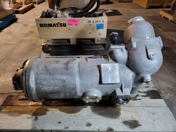 Cummins #4066080, lubricating oil filtering head, 12 kPa work pressure, like new - Image 1