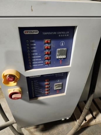 Ogden PUR Laminating Line, hopper feeder, glue applicator, drum melter, manual cut of saw, 2021 - Image 9