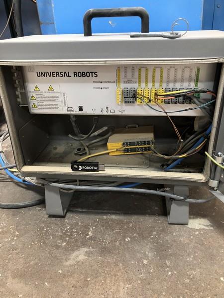 Universal Robots, UR-10E, Spray Finish Robot, 22 lbs. Payload, 51.1" reach, 2006 - Image 8
