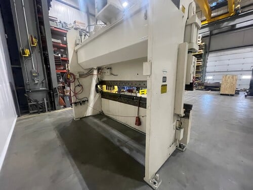 230 Ton, Cincinnati, press brake, 12' overall - Image 2