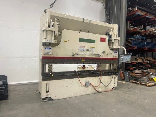 230 Ton, Cincinnati, press brake, 12' overall - Image 7