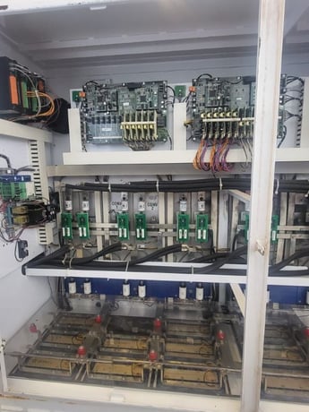 849 HP Centrilift, 8900-4-GCS-24P, VFD, 118" L x 48" W x 84" H, 3 phase, 380/480 Volts - Image 4