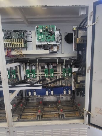 849 HP Centrilift, 8900-4-GCS-24P, VFD, 118" L x 48" W x 84" H, 3 phase, 380/480 Volts - Image 5