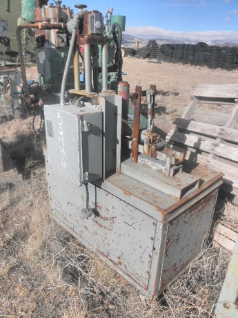 Stamping Machine, hydraulic/pneumatic, on casters - Image 1