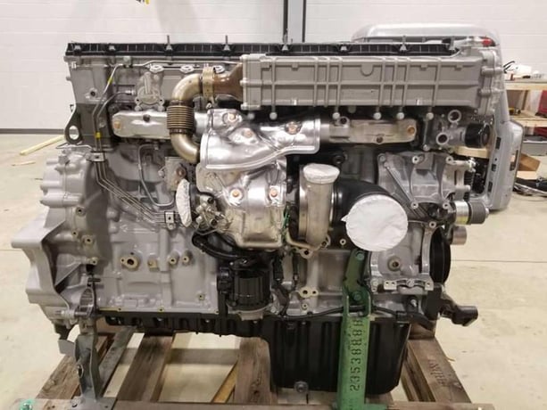 525 HP Detroit DD13, Complete Diesel Truck Engine, New - Image 2