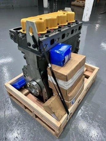 Caterpillar 3304DI, Diesel Long Block Engine, New - Image 2