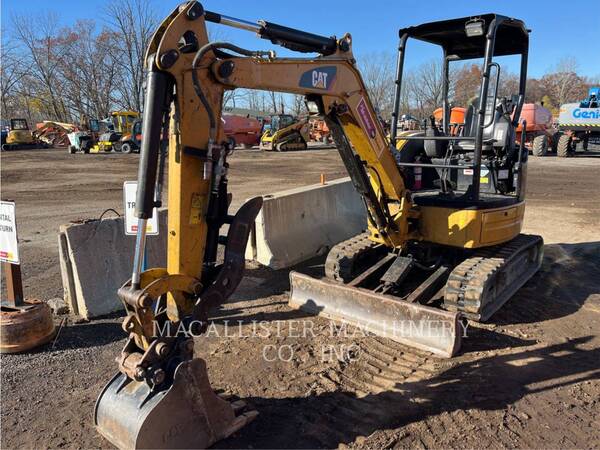 Caterpillar 303ECR, 2625 hours, S/N: HHM03261, 2018 - Image 1