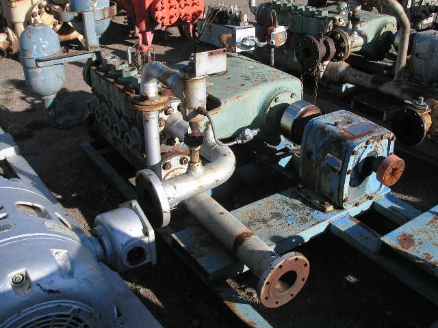 30 HP @ 1750 RPM, Dodge #DR400A, inline gearbox, 153 RPM out, 11.40 :1 ratio, coupled to Wheatley quintuplex - Image 6