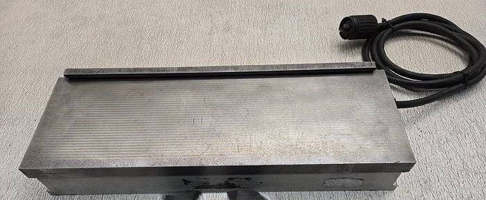 6" x 18" Walker #LBP, fine pole electromagnetic grinding chuck - Image 1