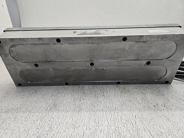 6" x 18" Walker #LBP, fine pole electromagnetic grinding chuck - Image 2