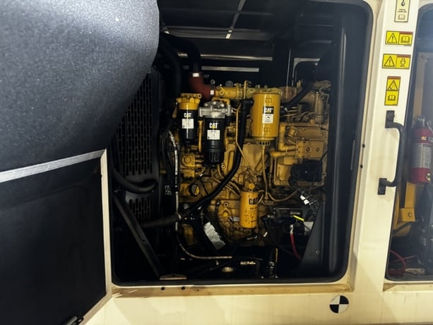 182 KW Caterpillar #XQ230-T4F, Diesel generator set, mobile, sound attenuated enclosure, Tier 4, 277/480 - Image 3