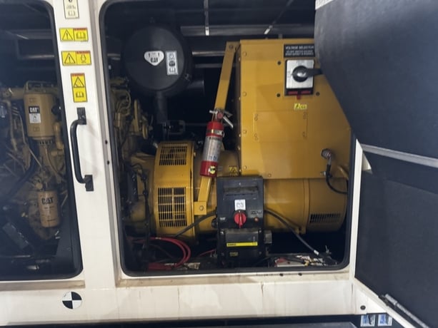 182 KW Caterpillar #XQ230-T4F, Diesel generator set, mobile, sound attenuated enclosure, Tier 4, 277/480 - Image 4