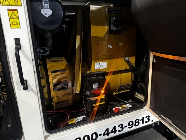 182 KW Caterpillar #XQ230-T4F, Diesel generator set, mobile, sound attenuated enclosure, EPA Tier, 277/480V. - Image 2