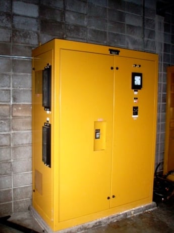 3000 Amps, Merlin Gerin, Switchgear Box, (1) 400amp mold.case, (2) Beckwith relays - Image 2