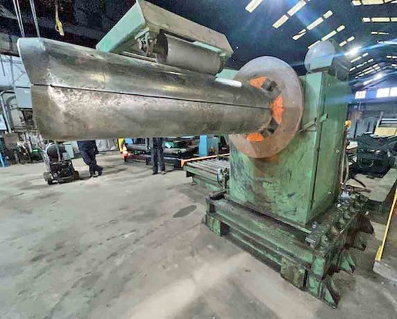 25000 lb. Rowe, uncoiler, 72", 68" face mandrel, hydraulic expansion, holddown roll - Image 2