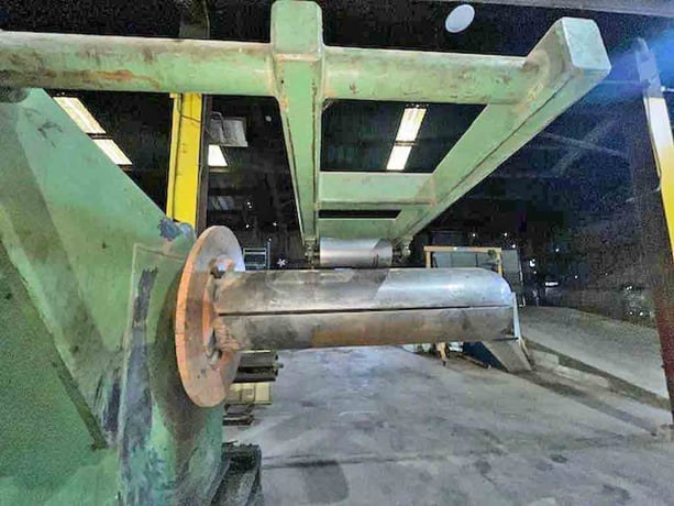 25000 lb. Rowe, uncoiler, 72", 68" face mandrel, hydraulic expansion, holddown roll - Image 9