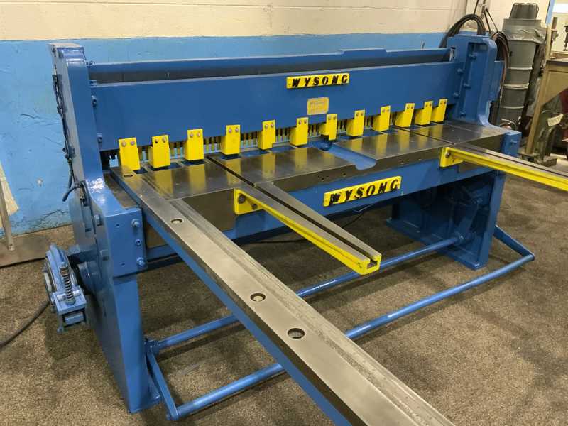 14 gauge x 6' Wysong #1472, mechanical squaring shear, 12 hold downs, 24" back gauge, 2 HP - Image 3