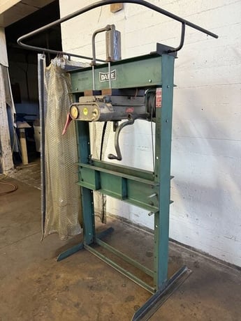 25 Ton, Dake #6-225, air operated h-frame press - Image 4