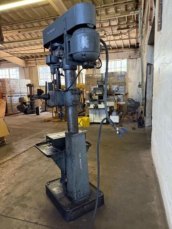 22" Buffalo #22, heavy duty drill press, 1.5" capacity, 65-1350 SPM, 220/440 V., 3-phase, power feed - Image 5