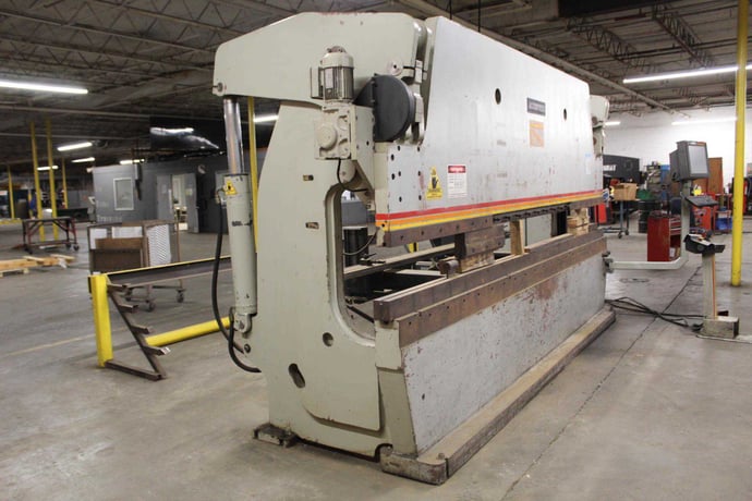 175 Ton, Accurpress #717514, CNC hydraulic press brake, 14' overall, 148" between housing, 8" stroke, 1999 - Image 5