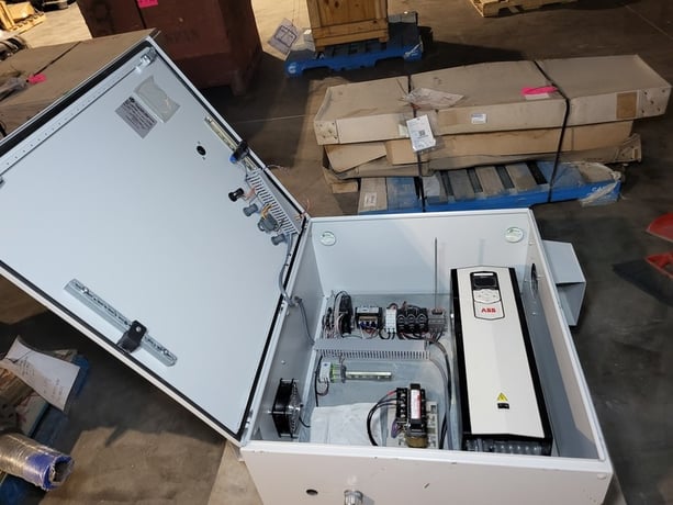 15 HP ABB, ACS880-01-035A-7, VFD, 19 amps, 600 Volts, 3 phase - Image 3