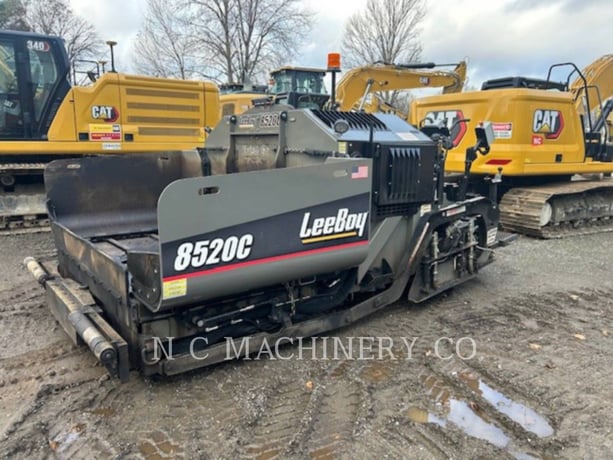 Lee-Boy 8520C, Asphalt Paver, 939 hours, S/N: 354434, 2023 - Image 4