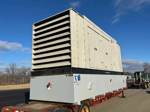 750 KW Cummins #DQFFA, diesel generator set, 277/480 Volts, 468 hours, 1490 HP @ 1800 RPM, QST30-G5 NR2 - Image 2
