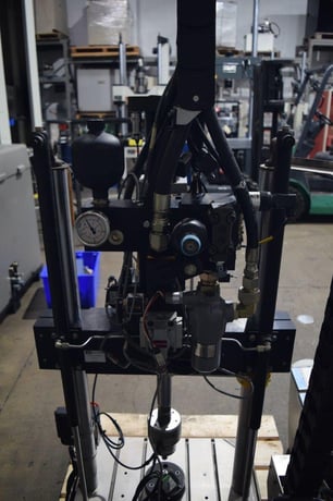 5.5 KIP (25kN), Instron #8872, Dynamic Fatigue Testing System, 2 columns, 18" between columns - Image 8