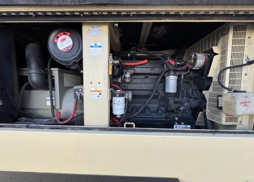 100 KW John Deere #IRG125, diesel rental generator, sound house enclosure, 240/480 Volts, 10857 hours, 2007 - Image 3