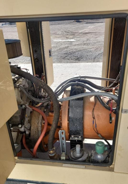 100 KW Generac #2966970100, Natural Gas Generator, 107 HP, 2300 RPM, 120/240 V, 279 hours, 2003 - Image 6