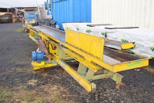 24" wide x 28' long, Carrier natural frequency trough conveyor, 5 HP - Image 3