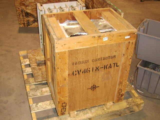 700 Amp. Toshiba, CV461M-KATL & non L, stationary vacuum contactor, unused (3 available) - Image 1