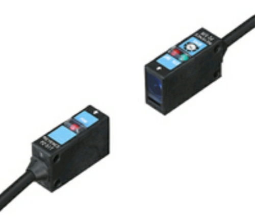 Keyence PZ-51 Photoelectric Through-Beam Sensor, Square Transmissive Cable Type - Image 1