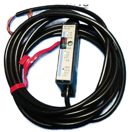 Keyence FS2-62 Fiber Optic Photoelectric Sensor, Fiber Amplifier, Cable, NPN - Image 1